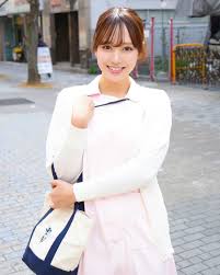 碓井せりな