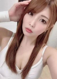 新村あかり