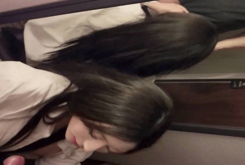 杏吧传媒 和坏哥哥去酒店对镜啪摁着头口交
