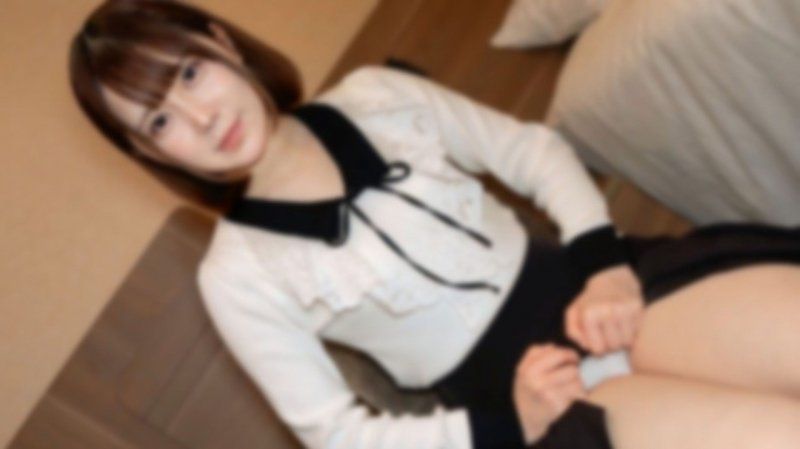 【無碼】雪白的白皙美肌身材的清純系！形狀和顏色都很棒，展示美麗的淫穴！看起來很安靜但超喜歡做愛的正妹！吞精中出 ※特典高畫質
