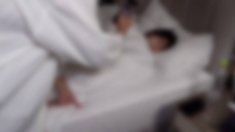 刚睡醒SEX！【无码】【中出】偷偷拍摄大屁股迷你美女的睡颜。就这样从亲吻、舔鲍、吹箫开始中出。也享受了烤鸡串约会♡※有特典