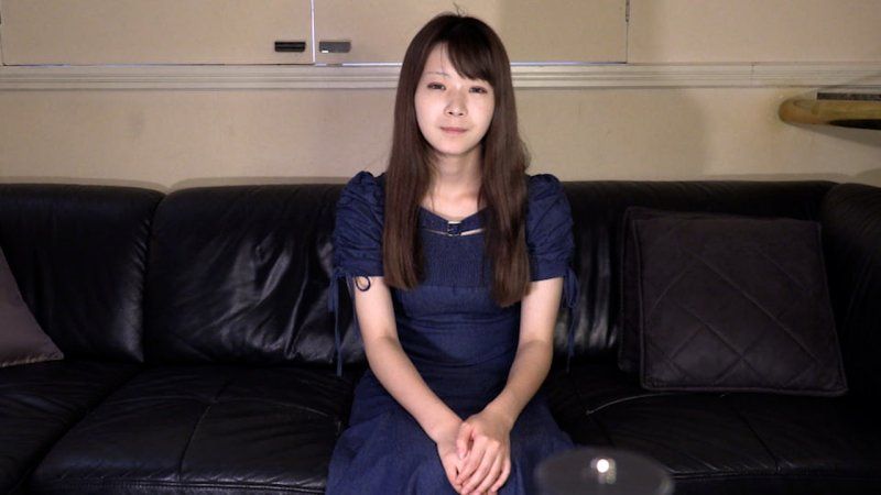 【素人初次拍攝】乃花(18)160cm43kgD罩杯的高嶺之花 因為乳頭超敏感，所以以乳頭為中心進行了虐待 因為被玩具虐待的樣子很可愛，所以把中年剛脫下的內褲套在臉上
