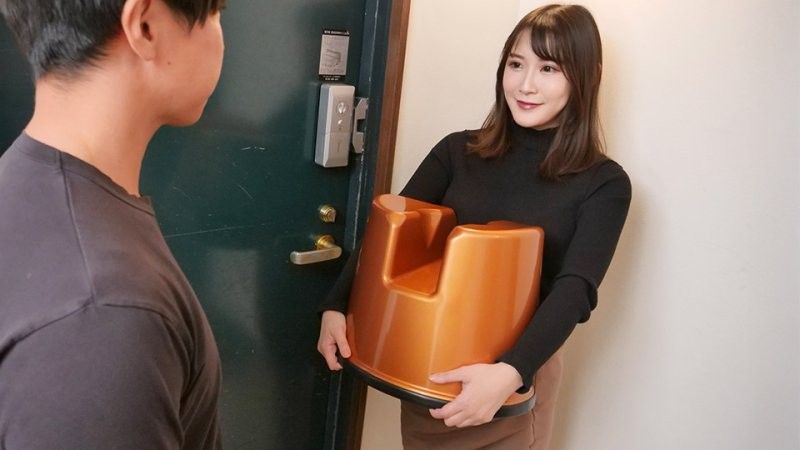 带着好色椅子来啦！在家就能和一位性感美丽,舌技高超的成熟女性享受正宗泡泡浴玩法！  山岸彩奈